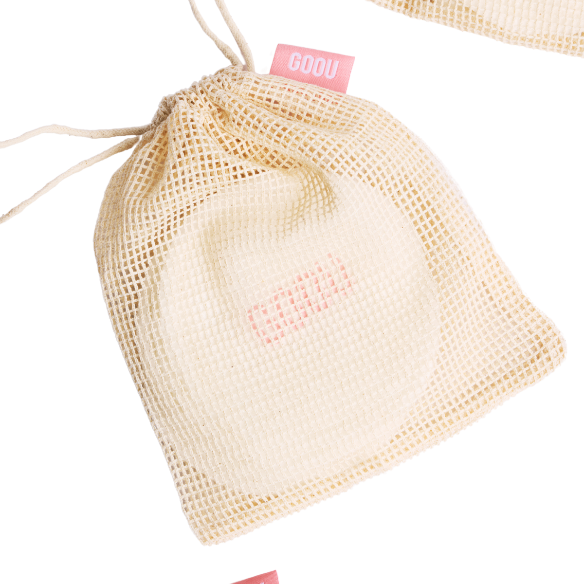 Goou Beauty white bamboo cotton cleansing reusable makeup remove pads with bags on white background